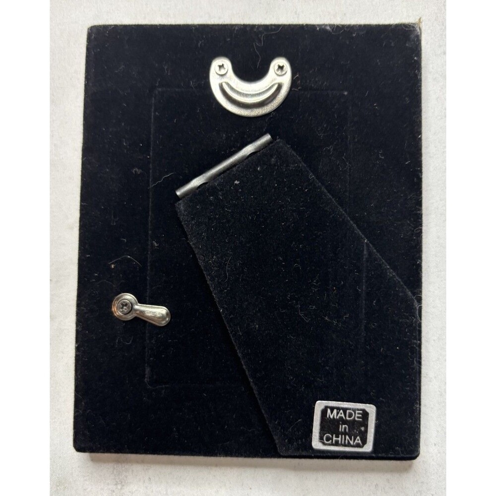 Vintage Mini Silver Tone Wood, Felt, Plastic Picture Frame Holds 2"x 3" Photo - Picture 2 of 2